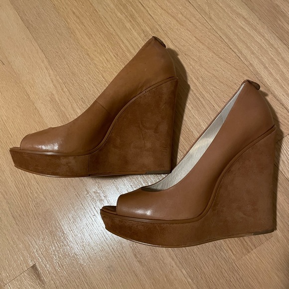 Michael Kors Wedge - Picture 4 of 7